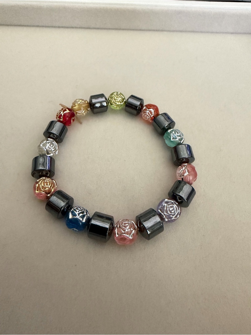 🦋 Multicolor Rose Glass Bead Stretch Bracelet with Hematite Accents